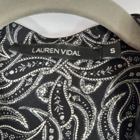 Lauren Vidal Black Paisley Deep V-Neck Long Sleeve Blouse - Picture 11 of 11
